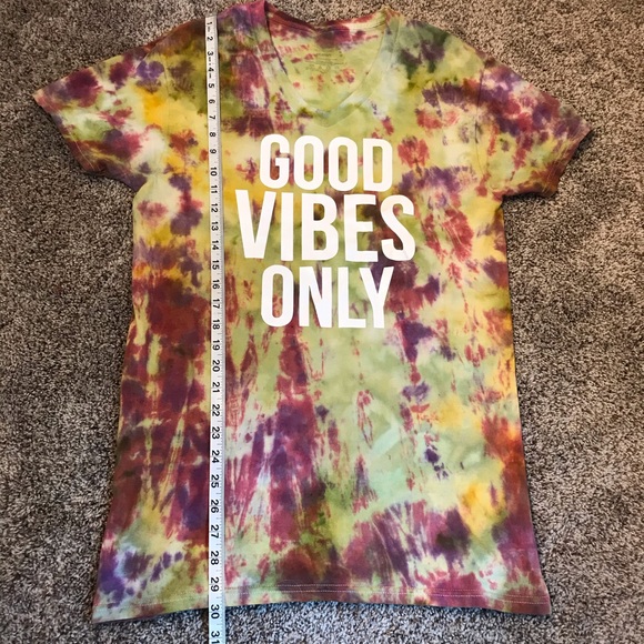 Tie Dye Good Vibes Only Tshirt Size Medium - Picture 10 of 10